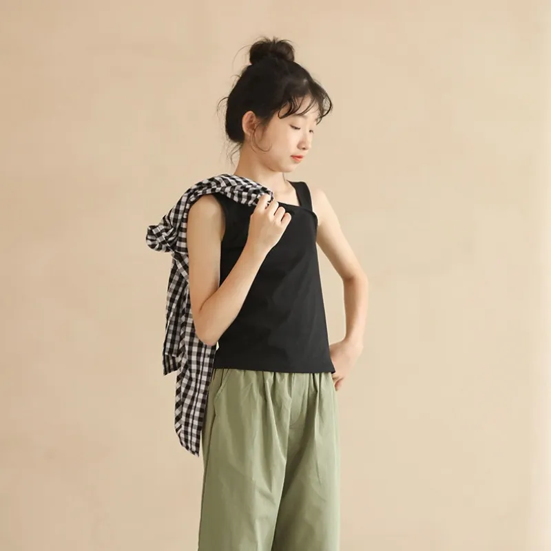 日式 绿色九分裤/ 背心 Cropped Pants in Green / Asymmetrical Neck Top