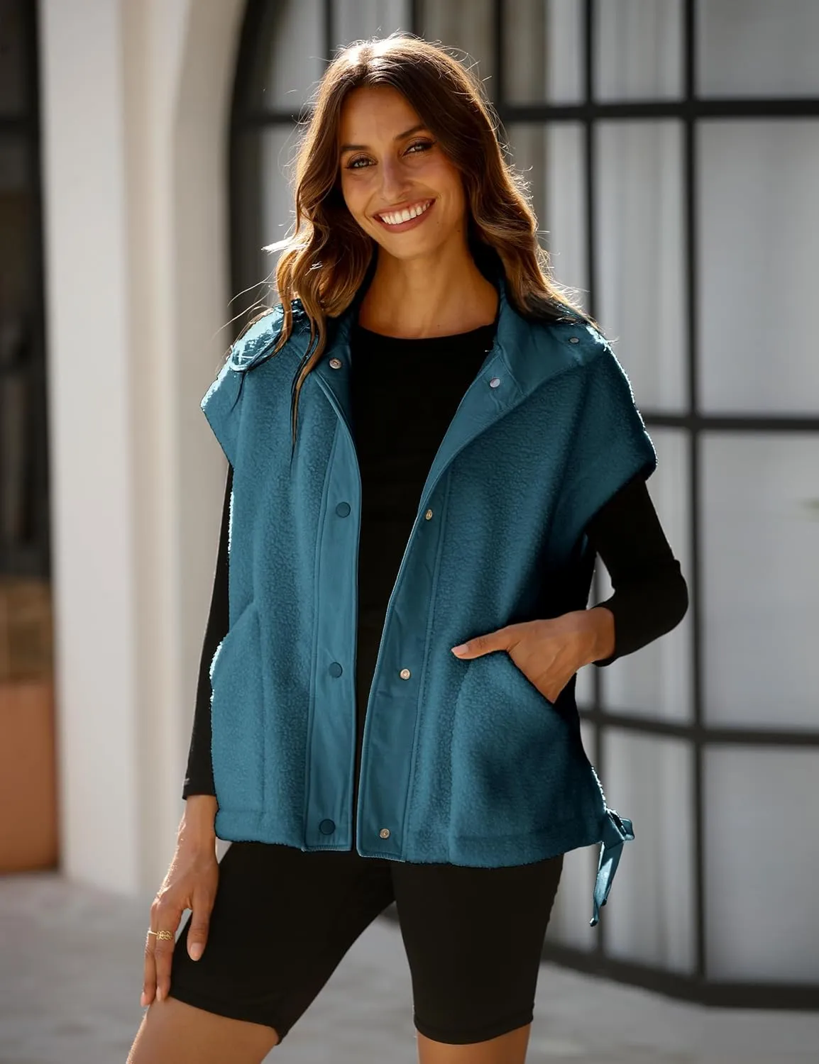 AMEBELLE Women's Oversized Fleece Vest Trendy Sleeveless Sherpa Jacket Winter Warm Fuzzy Outerwear Vest with Pockets