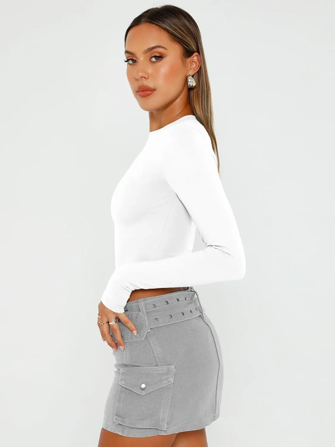 Trendy Queen Womens Long Sleeve Crop Tops Basic Slim Fitted Shirts Fashion 2025 Going Out Y2k Tops Teen Girl Clothes
