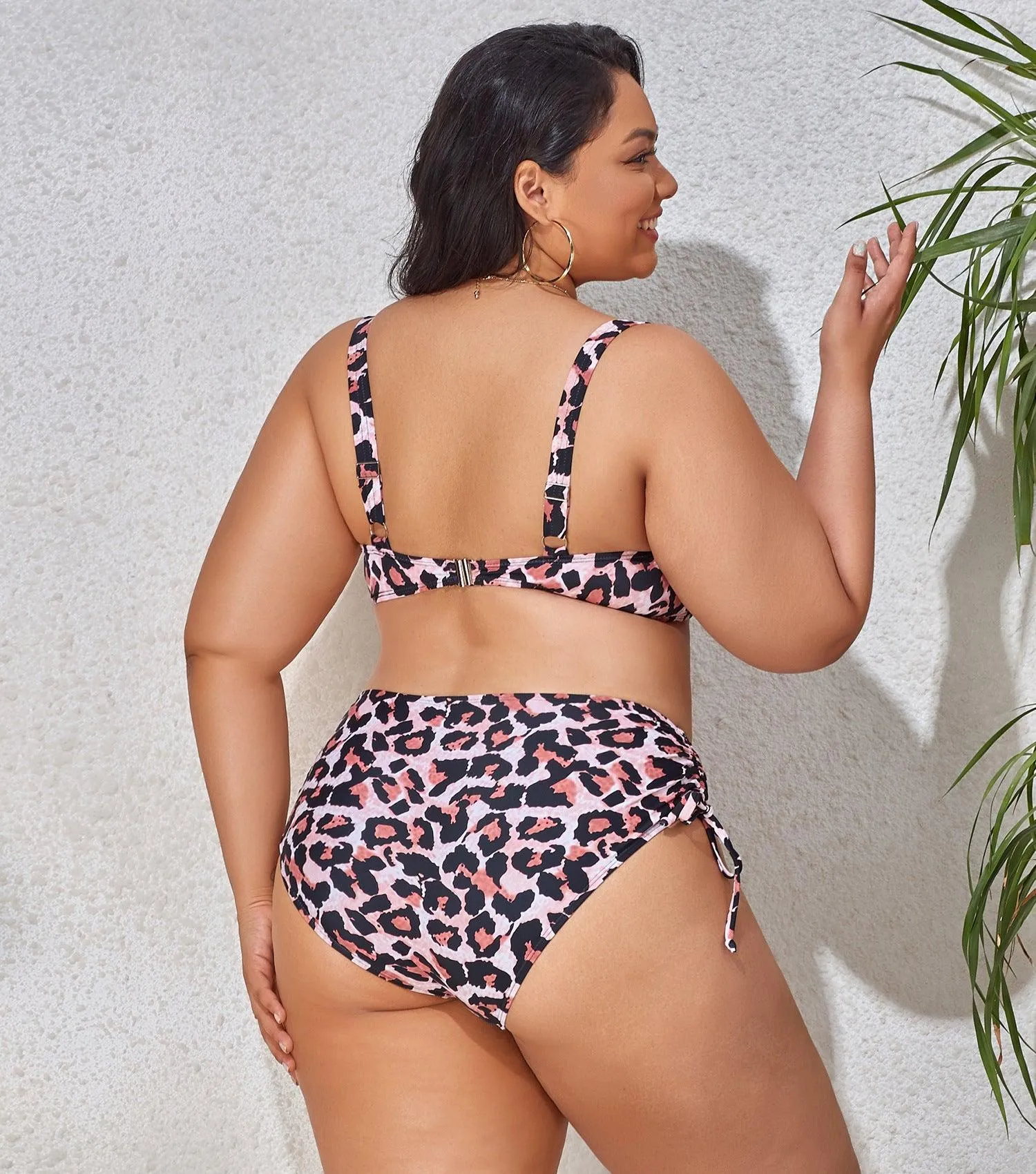 VIBRANT CONFIDENCE PLUS SIZE PUSH-UP BIKINI WITH HIGH WAIST BRIEFS